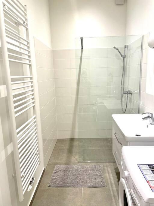 Brand New & Spacious Apartment In The City Centre Vienna Exterior photo